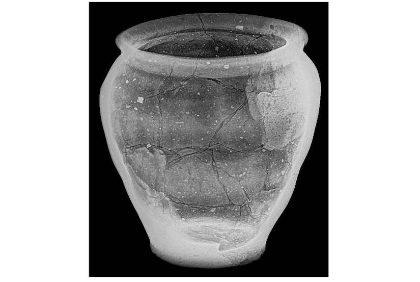 x-ray of an everyday Roman pot