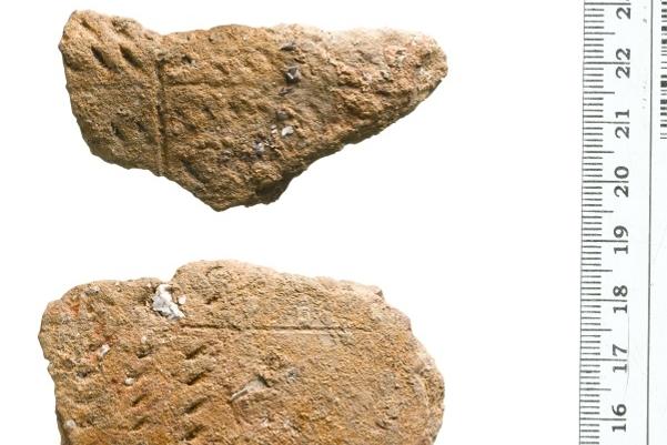 3 sherds of decorated pottery