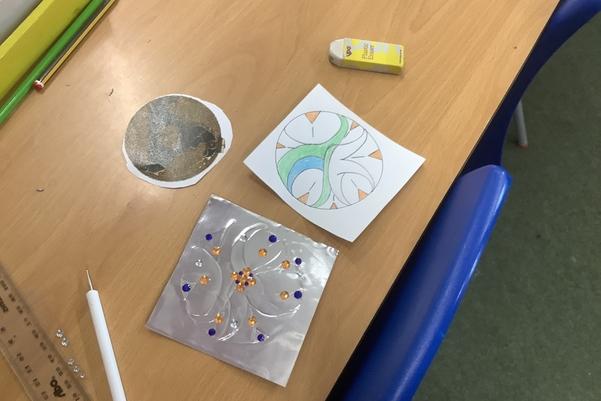 Examples of the arts and crafts activity