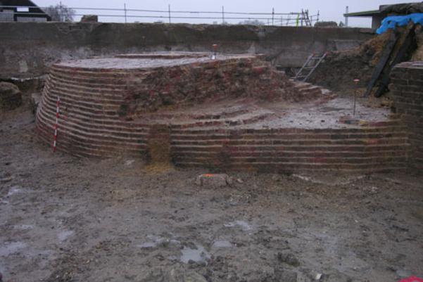 The excavated canal wall