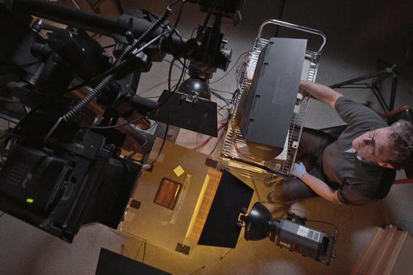 Using multi-directional light to photograph the tablets